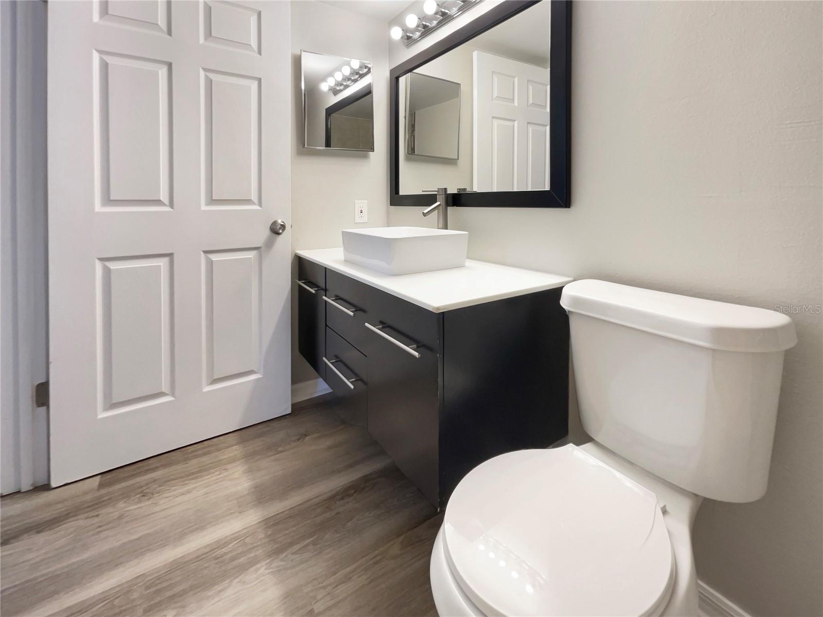 2400 FEATHER SOUND DR #211, CLEARWATER, FL, 33762