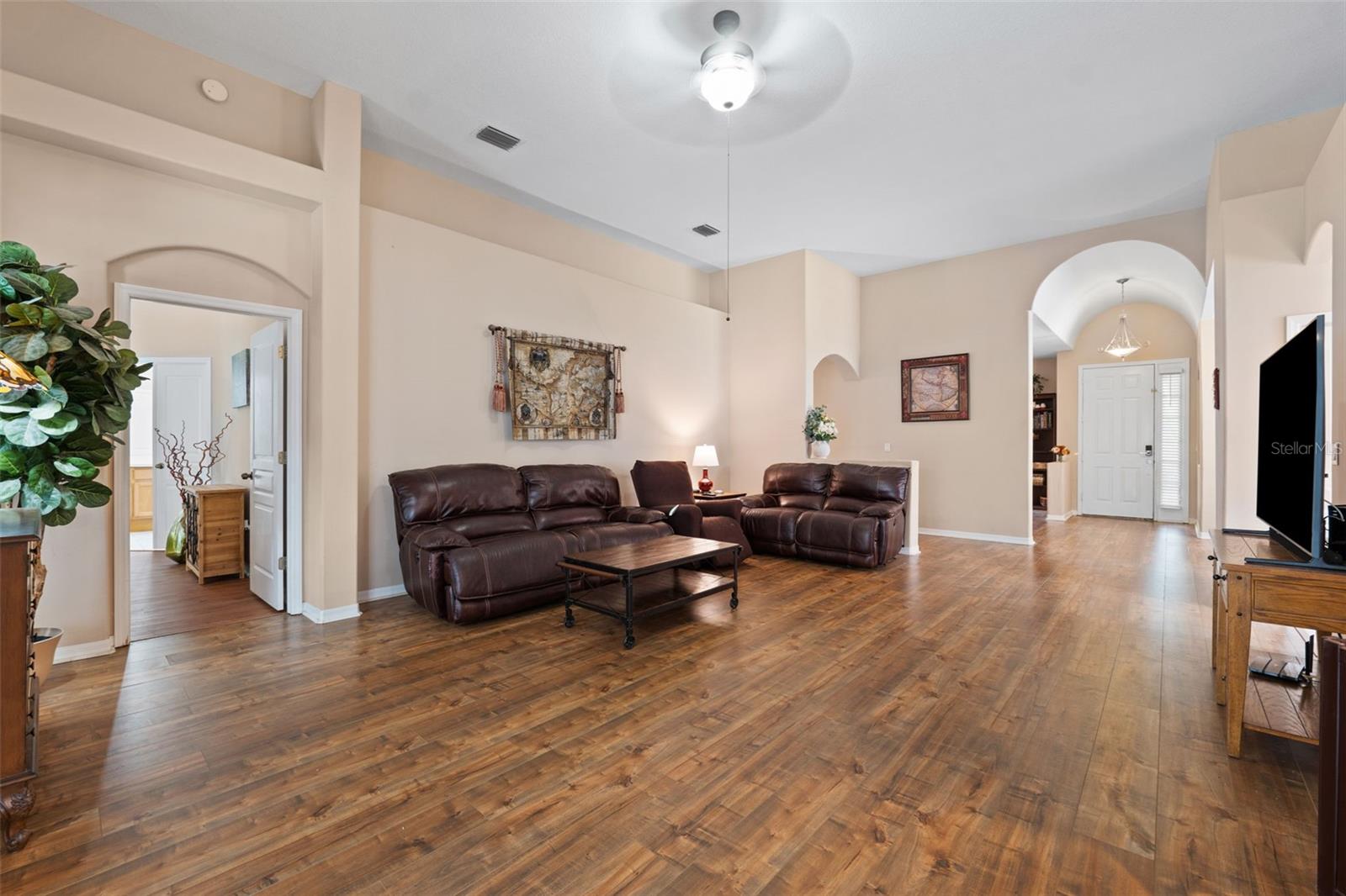 19117 DOVE CREEK DR, TAMPA, FL, 33647