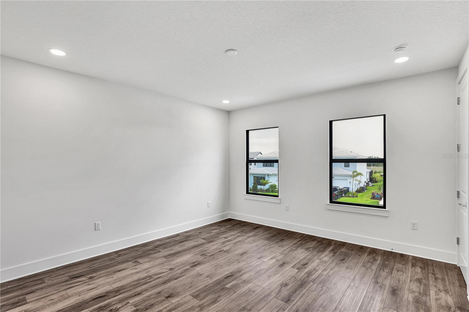 2477 WATERFRONT CIR, SARASOTA, FL, 34240