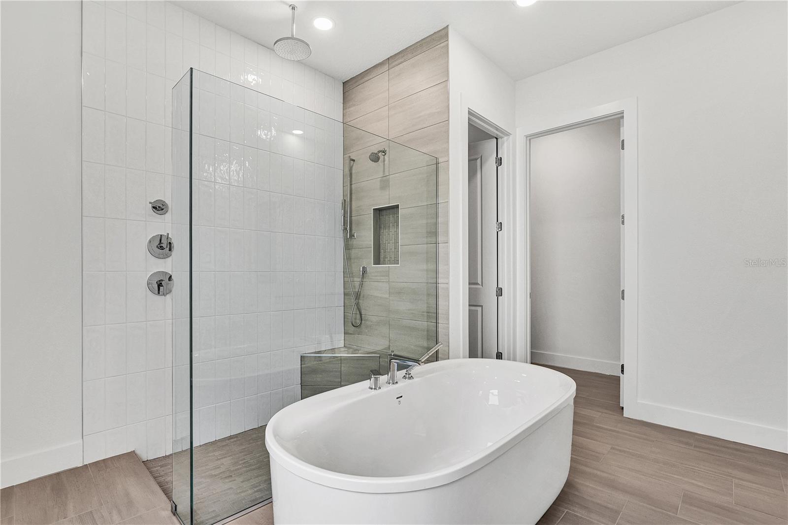 2477 WATERFRONT CIR, SARASOTA, FL, 34240