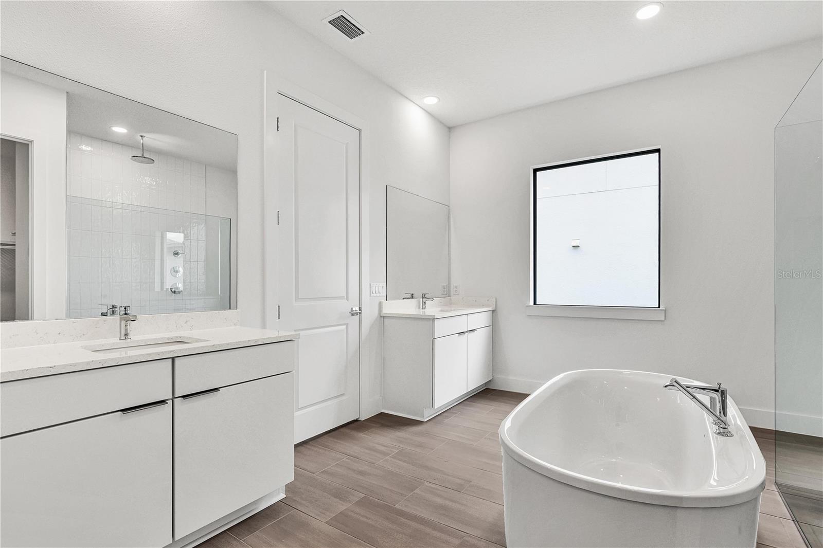 2477 WATERFRONT CIR, SARASOTA, FL, 34240