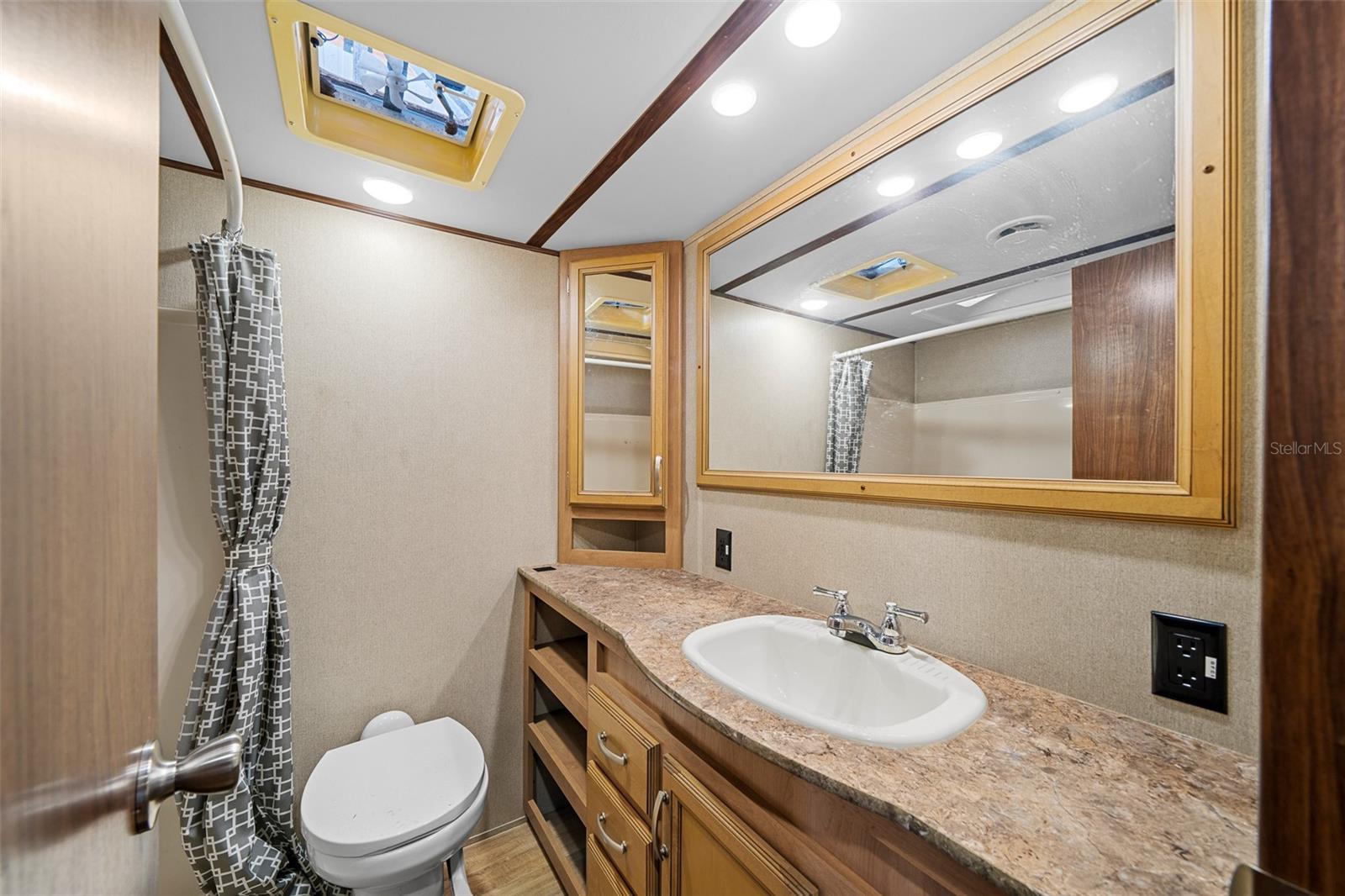 1208 PINE HILL DR, STEINHATCHEE, FL, 32359