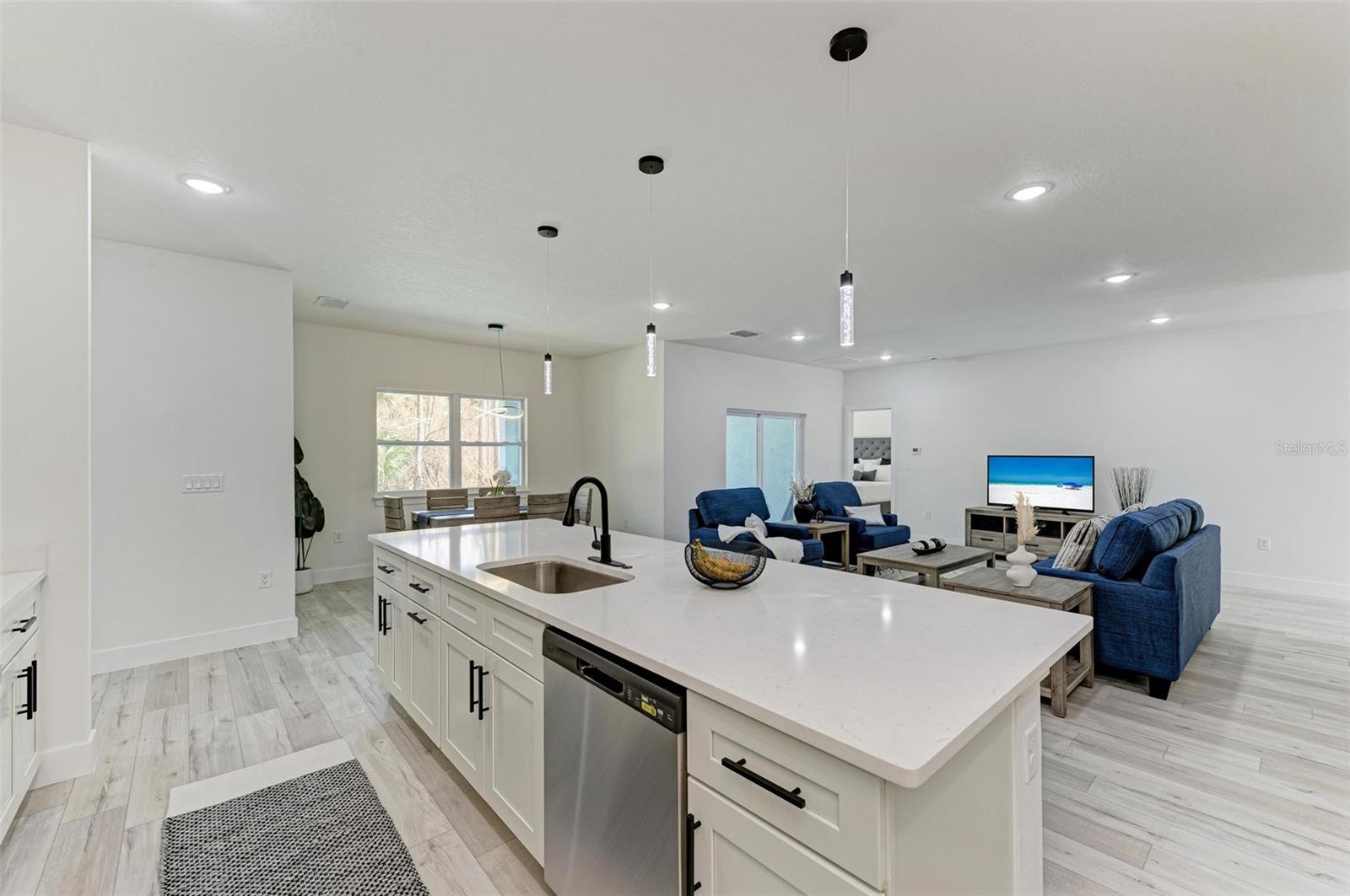 33 TEE VIEW RD, ROTONDA WEST, FL, 33947