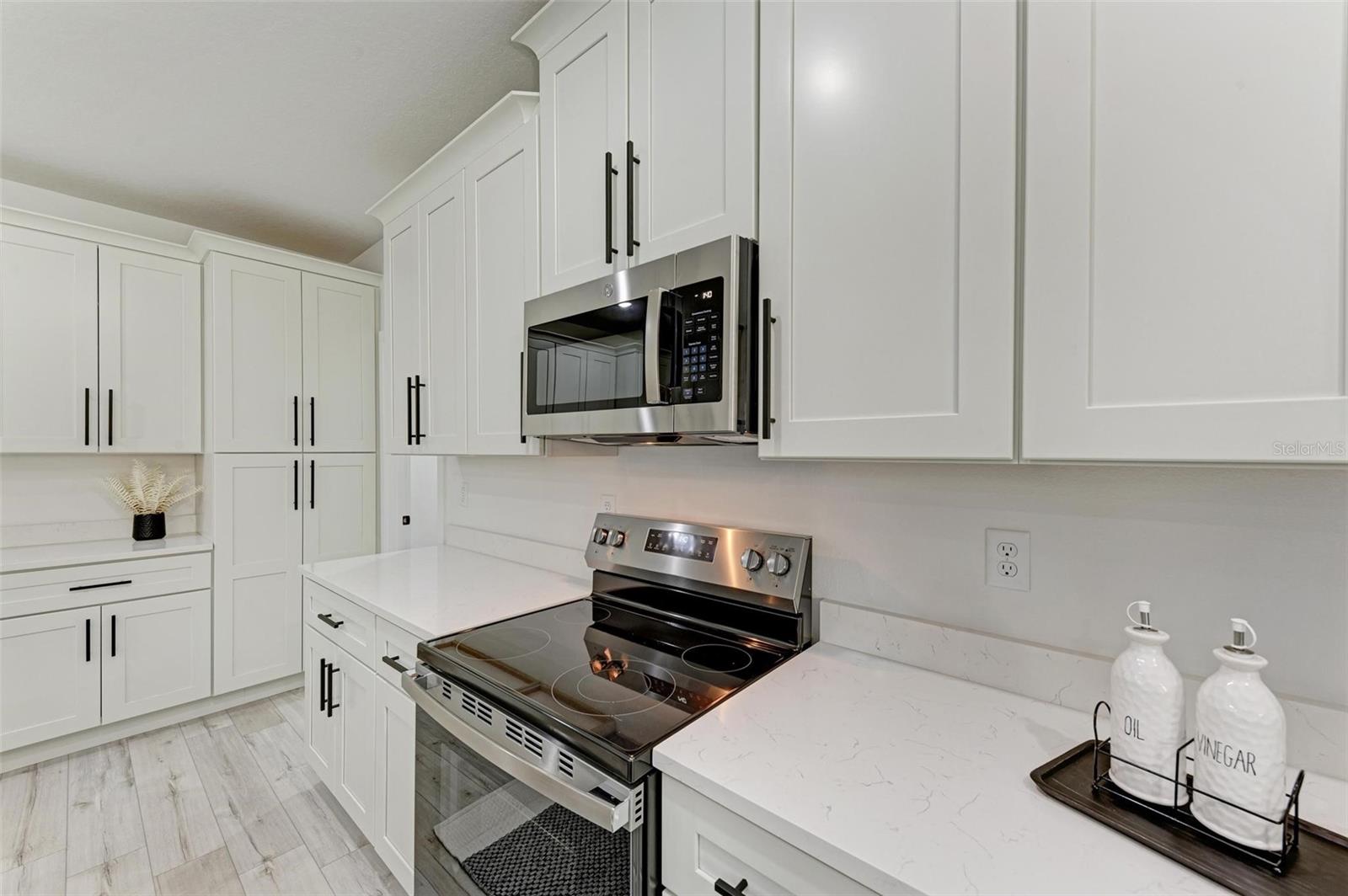 33 TEE VIEW RD, ROTONDA WEST, FL, 33947