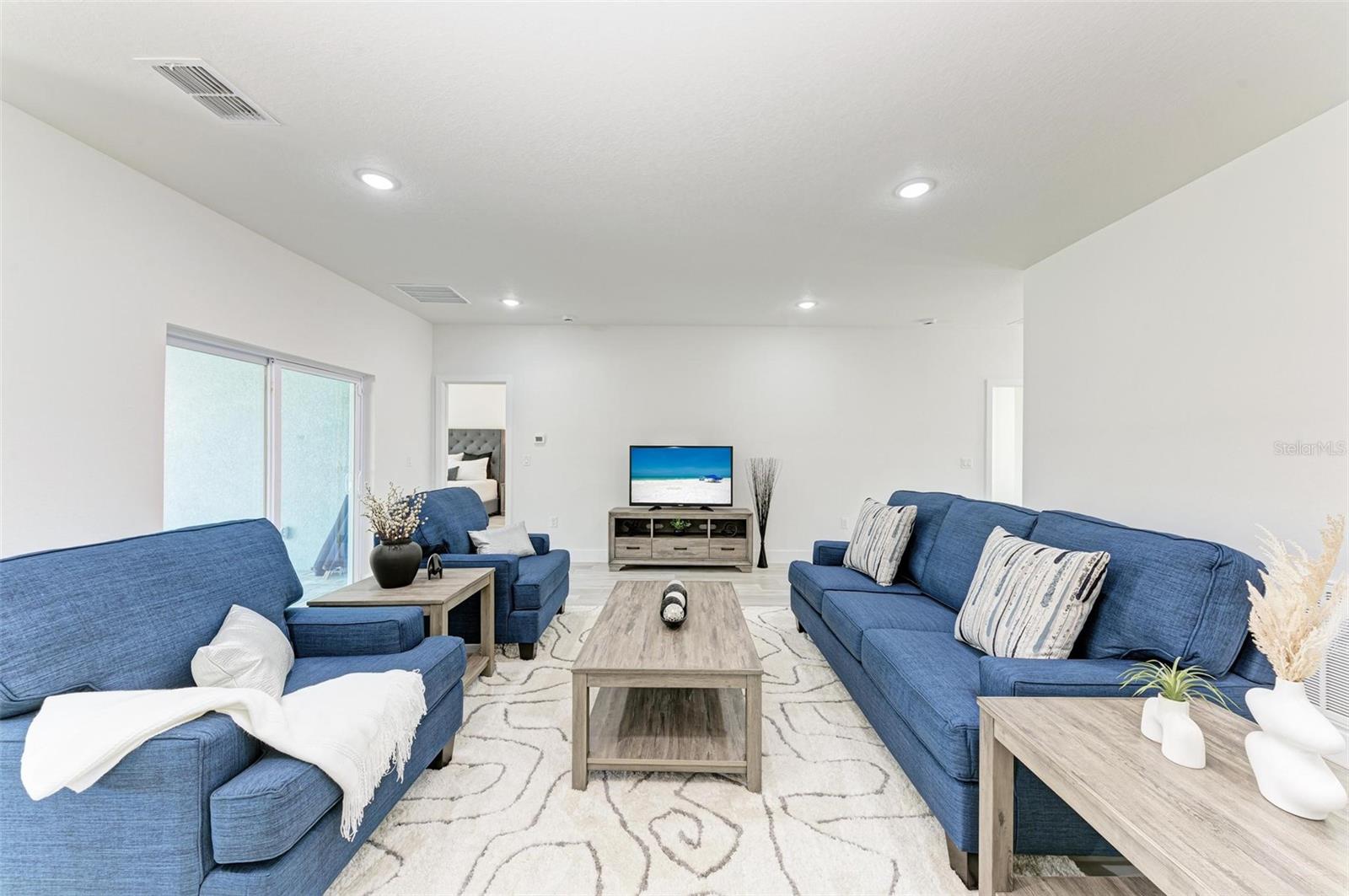 33 TEE VIEW RD, ROTONDA WEST, FL, 33947