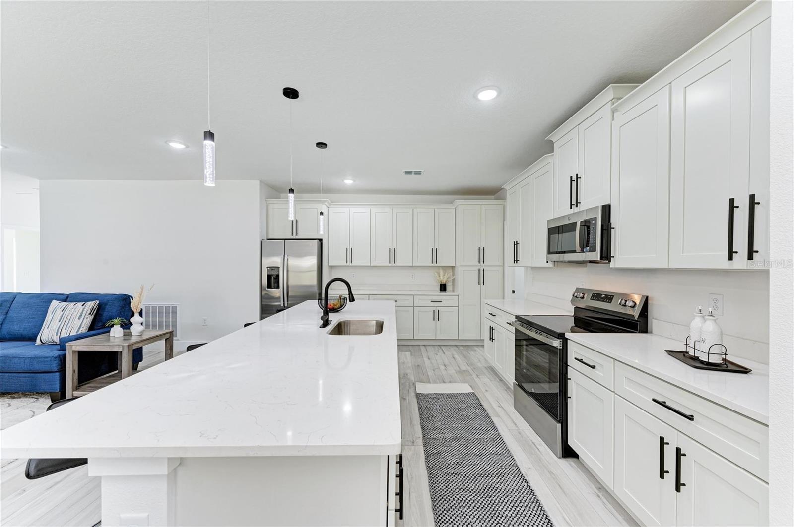 33 TEE VIEW RD, ROTONDA WEST, FL, 33947