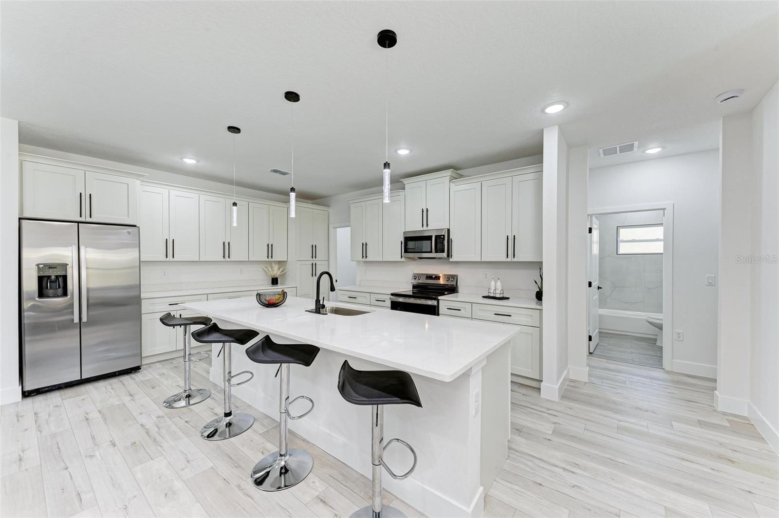 33 TEE VIEW RD, ROTONDA WEST, FL, 33947