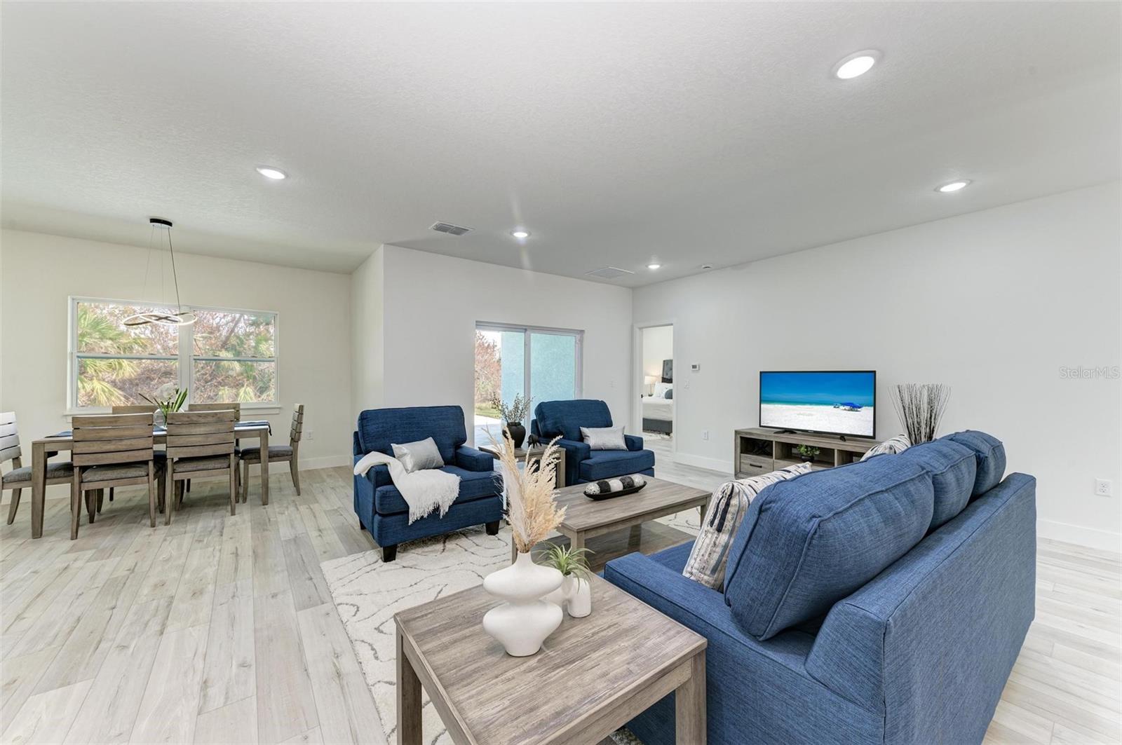 33 TEE VIEW RD, ROTONDA WEST, FL, 33947