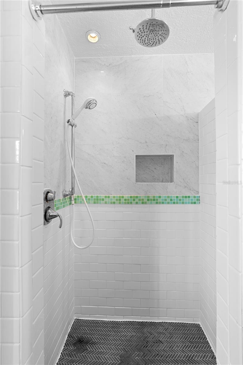 304 HIBISCUS ST, CHULUOTA, FL, 32766