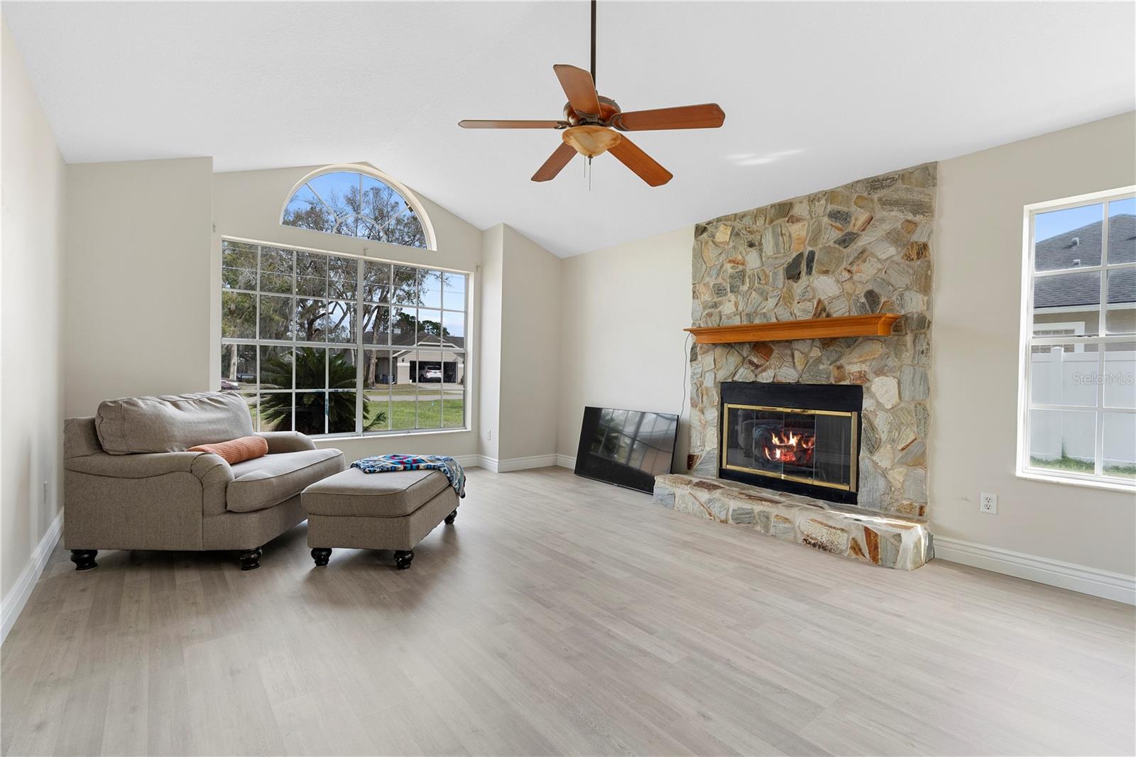 304 HIBISCUS ST, CHULUOTA, FL, 32766