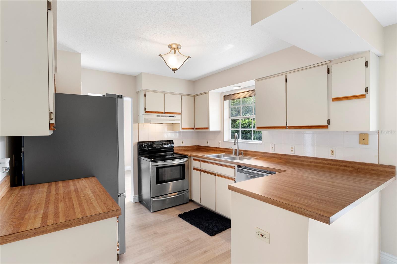 304 HIBISCUS ST, CHULUOTA, FL, 32766