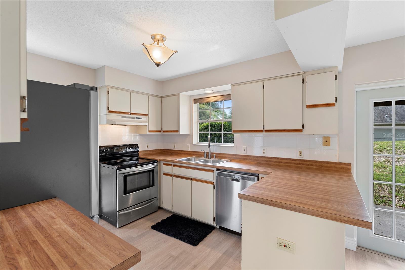 304 HIBISCUS ST, CHULUOTA, FL, 32766