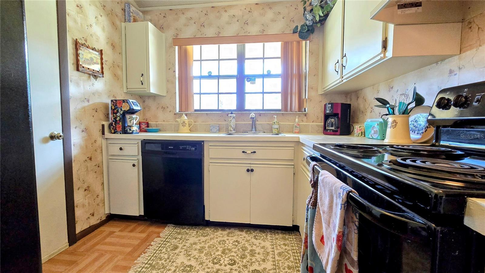 1320 W CORKTREE CIR, PORT CHARLOTTE, FL, 33952