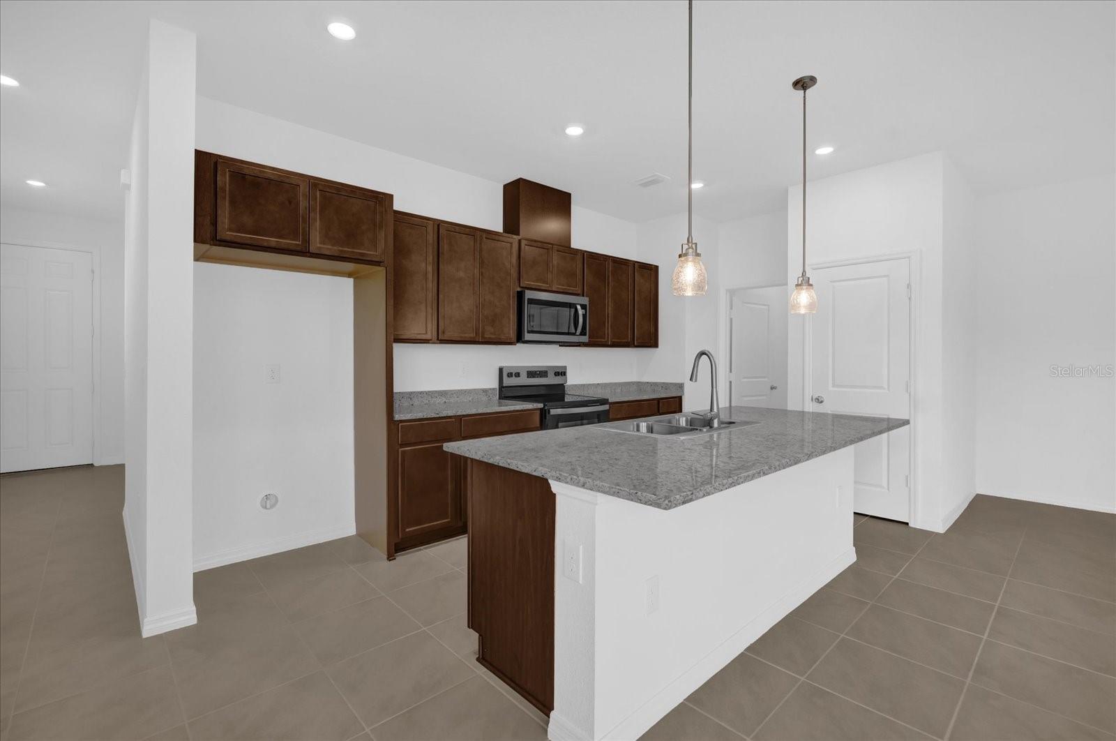 8626 CARIBBEAN PINE WAY, LAKELAND, FL, 33809