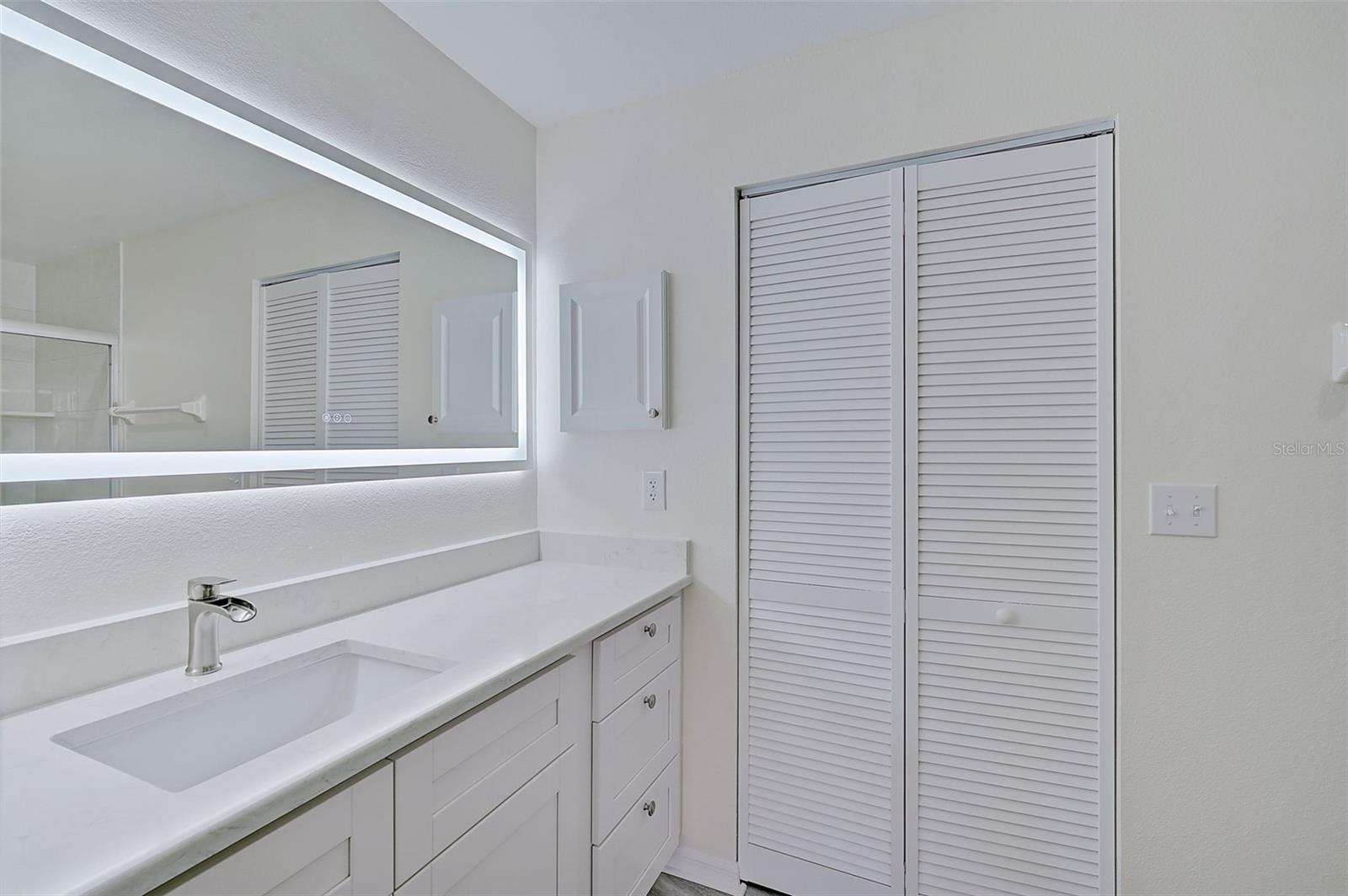 4210 CADDIE DR E #102, BRADENTON, FL, 34203