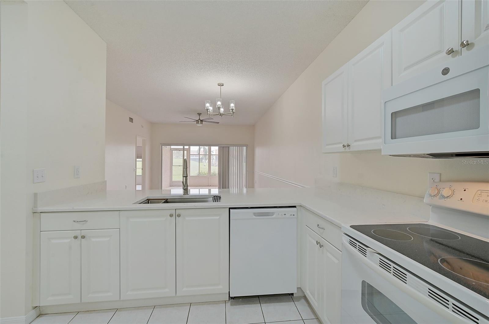 4210 CADDIE DR E #102, BRADENTON, FL, 34203