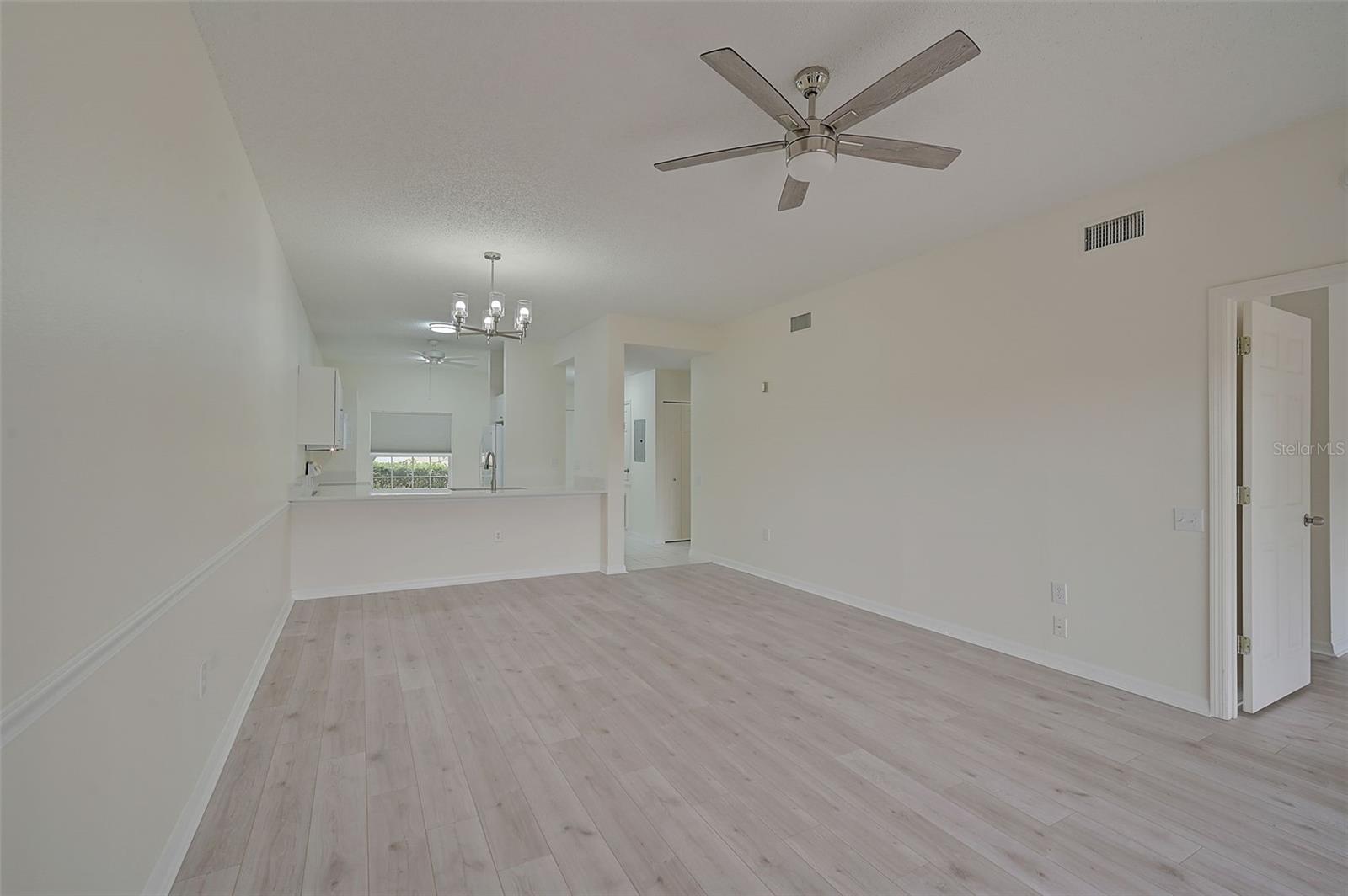 4210 CADDIE DR E #102, BRADENTON, FL, 34203