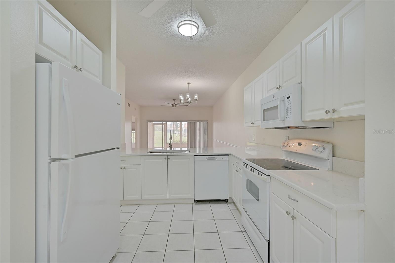 4210 CADDIE DR E #102, BRADENTON, FL, 34203