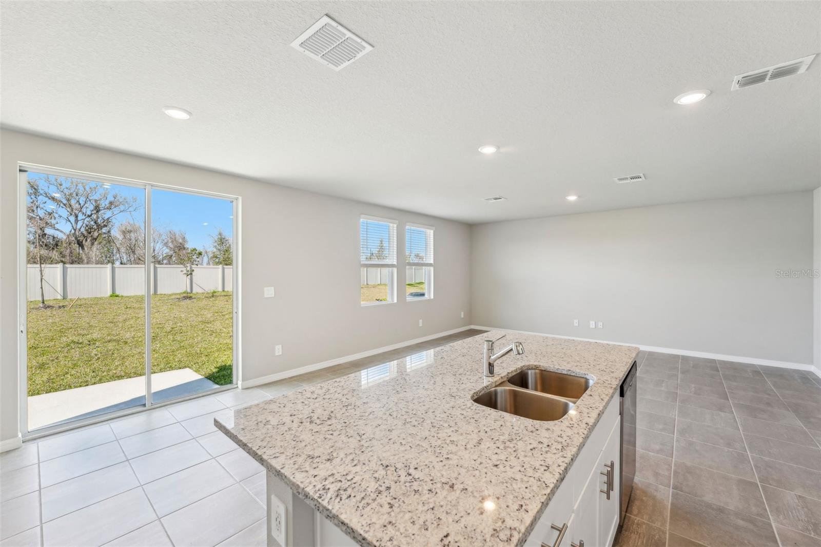3825 RADIANT MOUNTAIN DR, PLANT CITY, FL, 33565