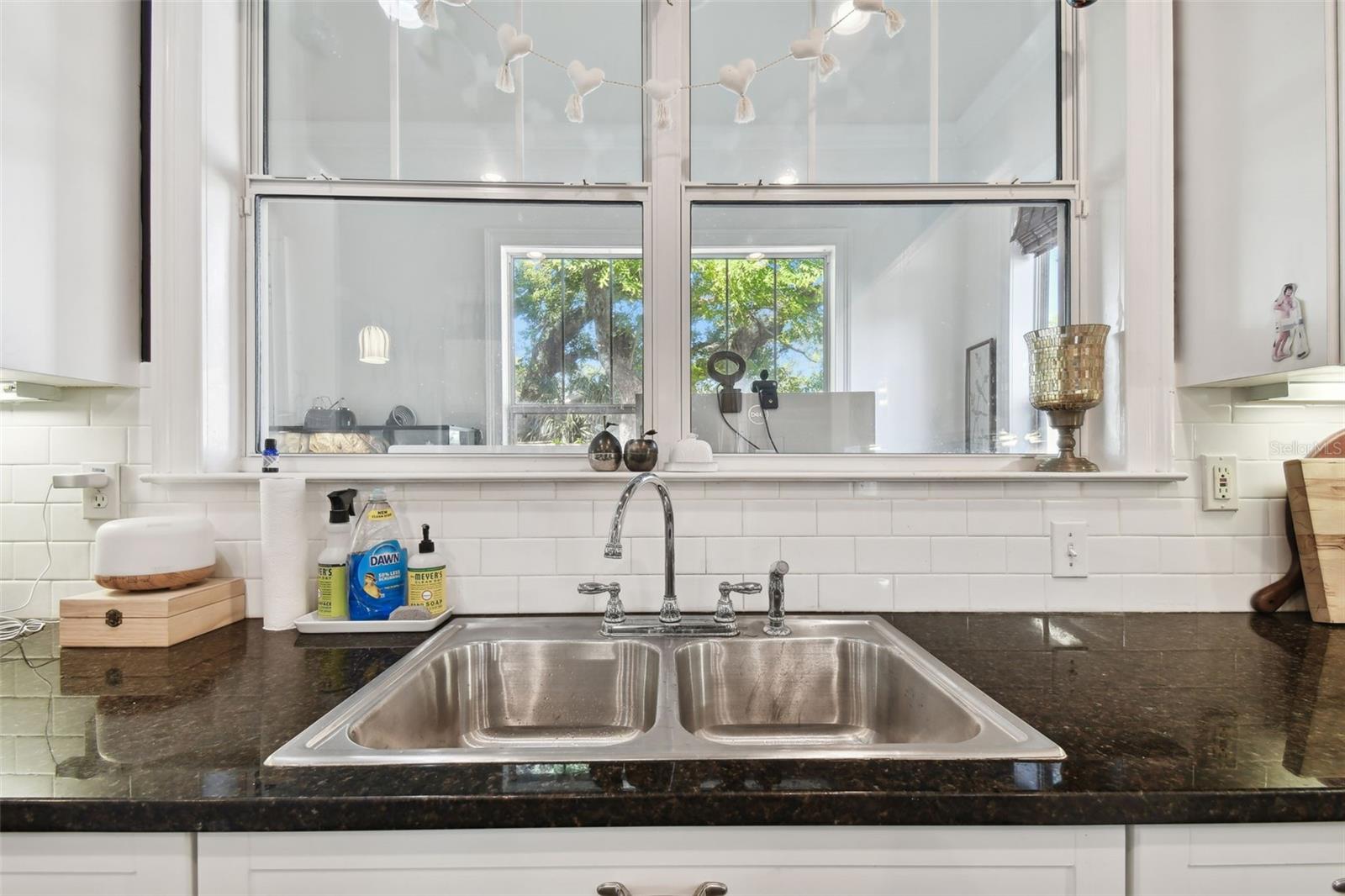 303 W NORTH BAY ST, TAMPA, FL, 33603