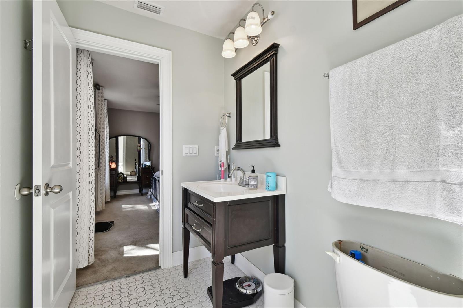 303 W NORTH BAY ST, TAMPA, FL, 33603