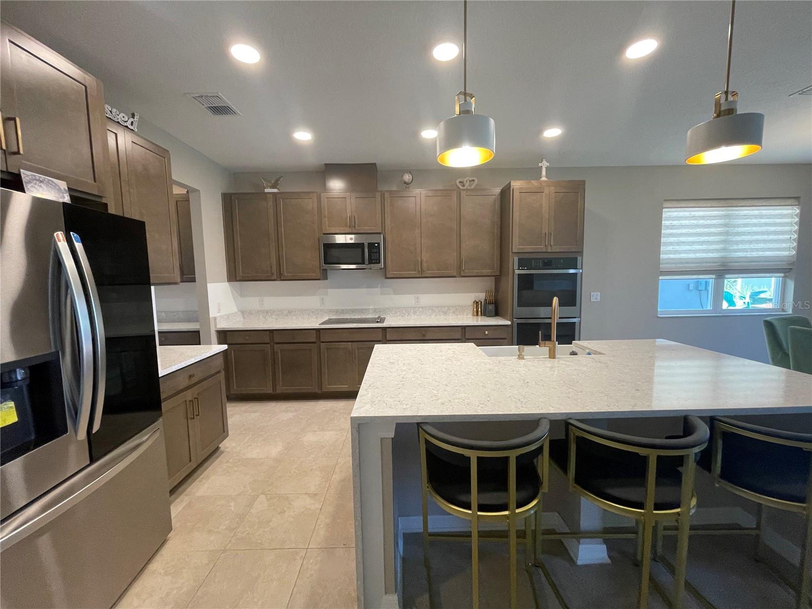 7728 BRONZE OAK DR, WESLEY CHAPEL, FL, 33545