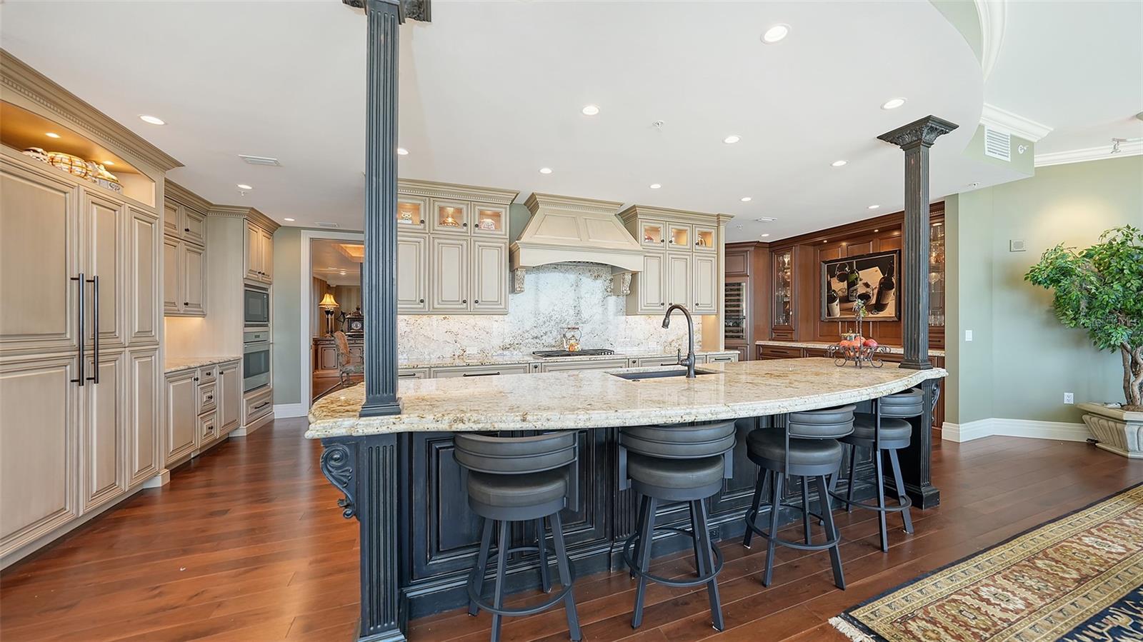 1233 N GULFSTREAM AVE #1001, SARASOTA, FL, 34236