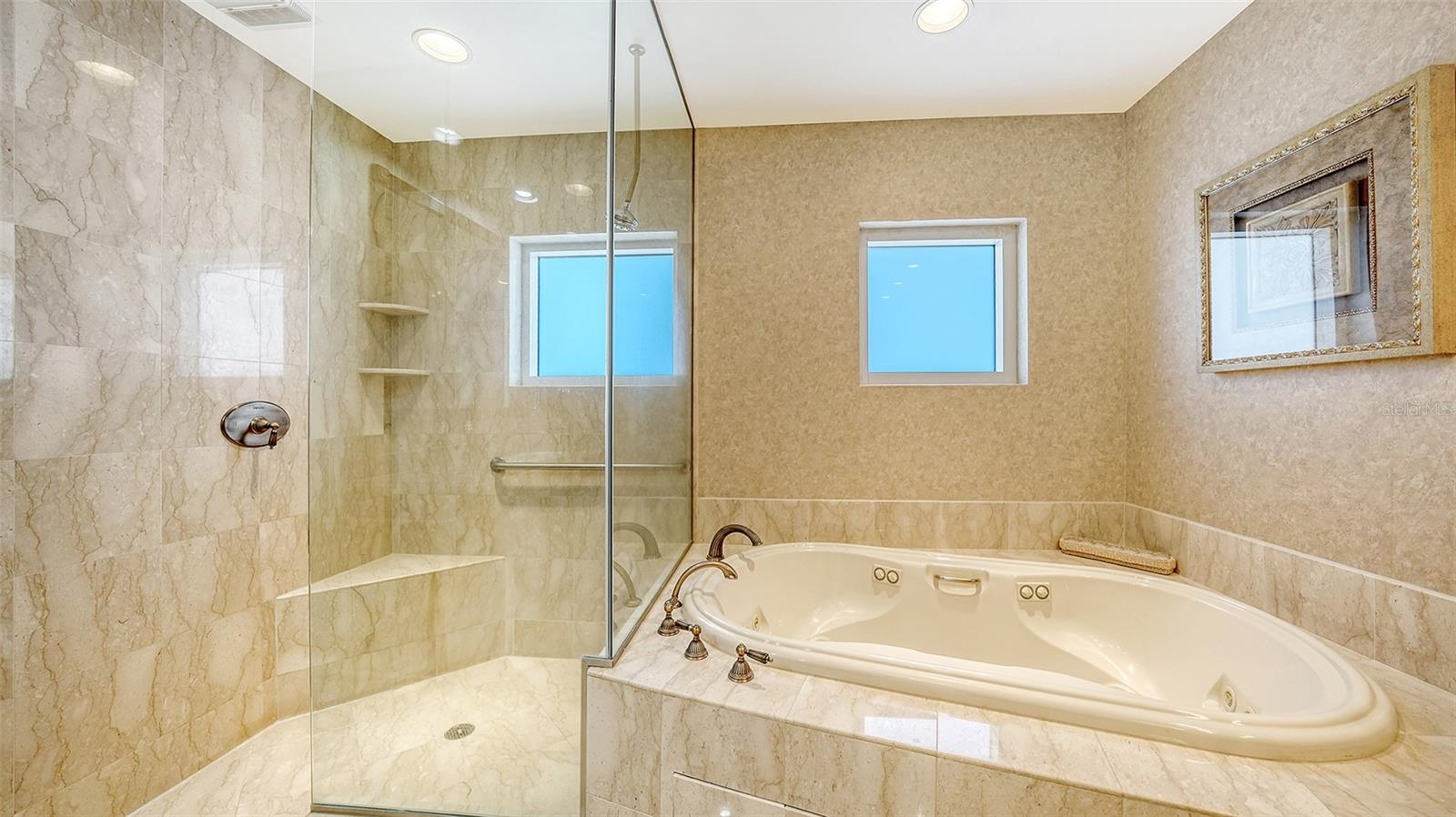 1233 N GULFSTREAM AVE #1001, SARASOTA, FL, 34236