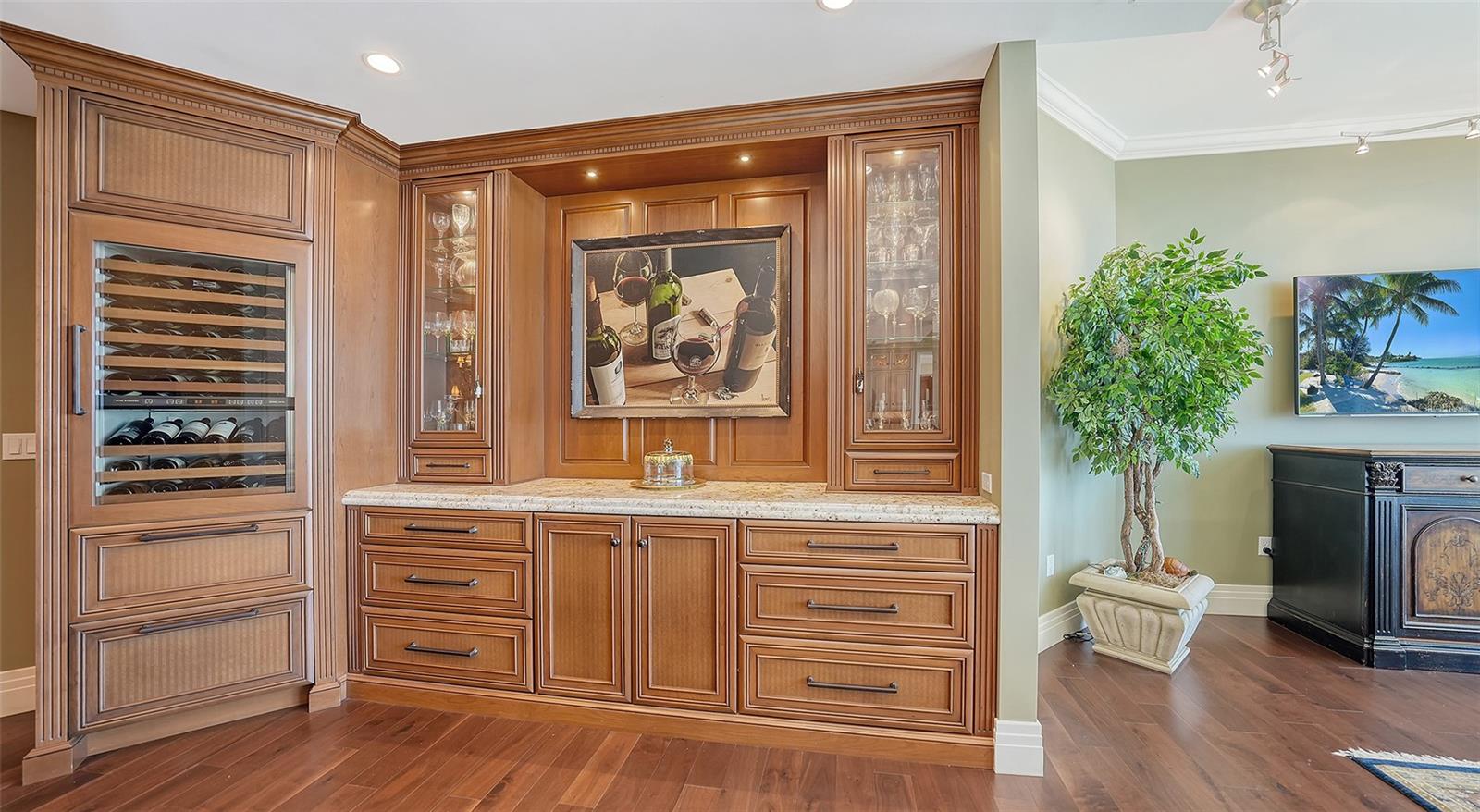 1233 N GULFSTREAM AVE #1001, SARASOTA, FL, 34236