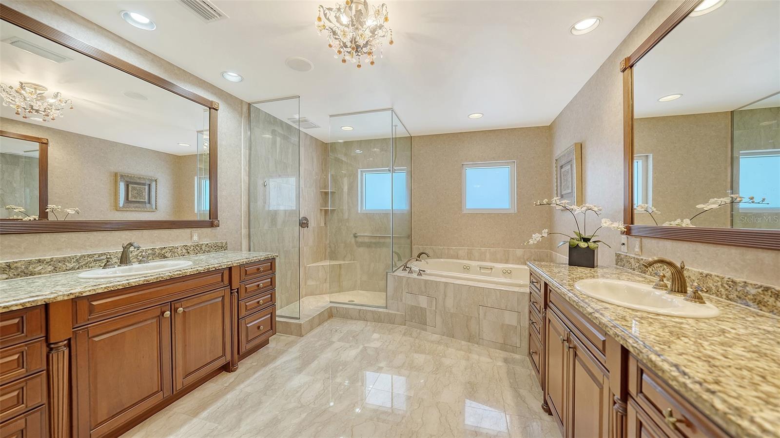 1233 N GULFSTREAM AVE #1001, SARASOTA, FL, 34236
