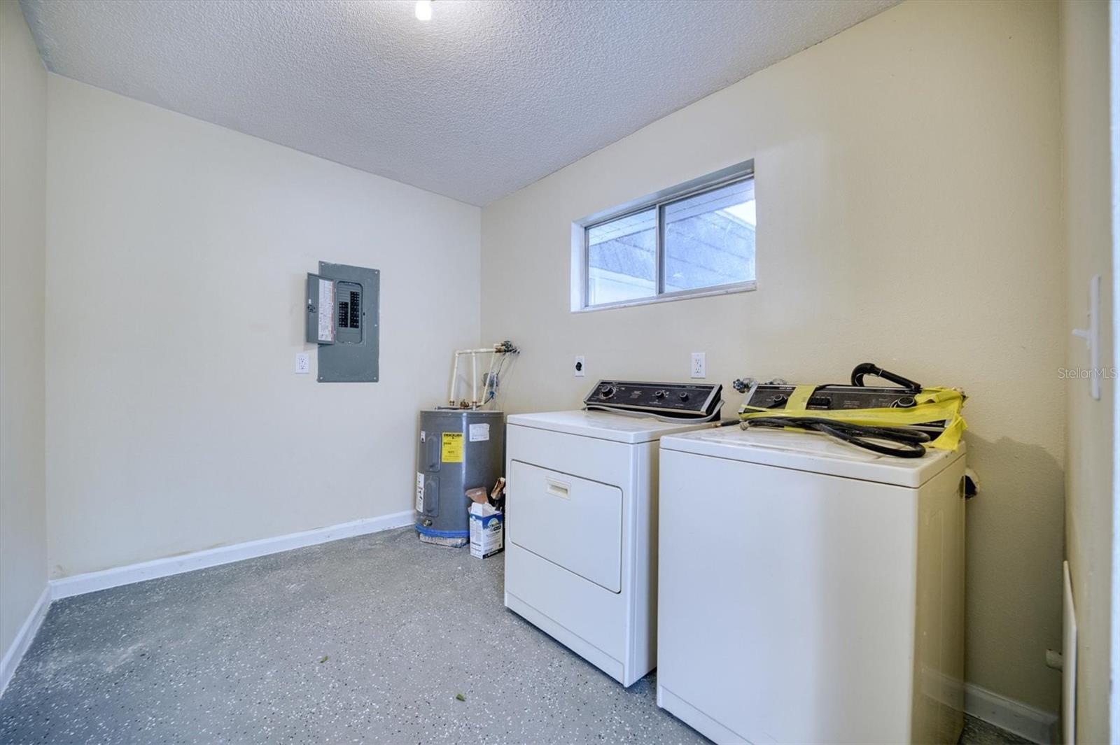 3904 ASHWOOD LN, SARASOTA, FL, 34232