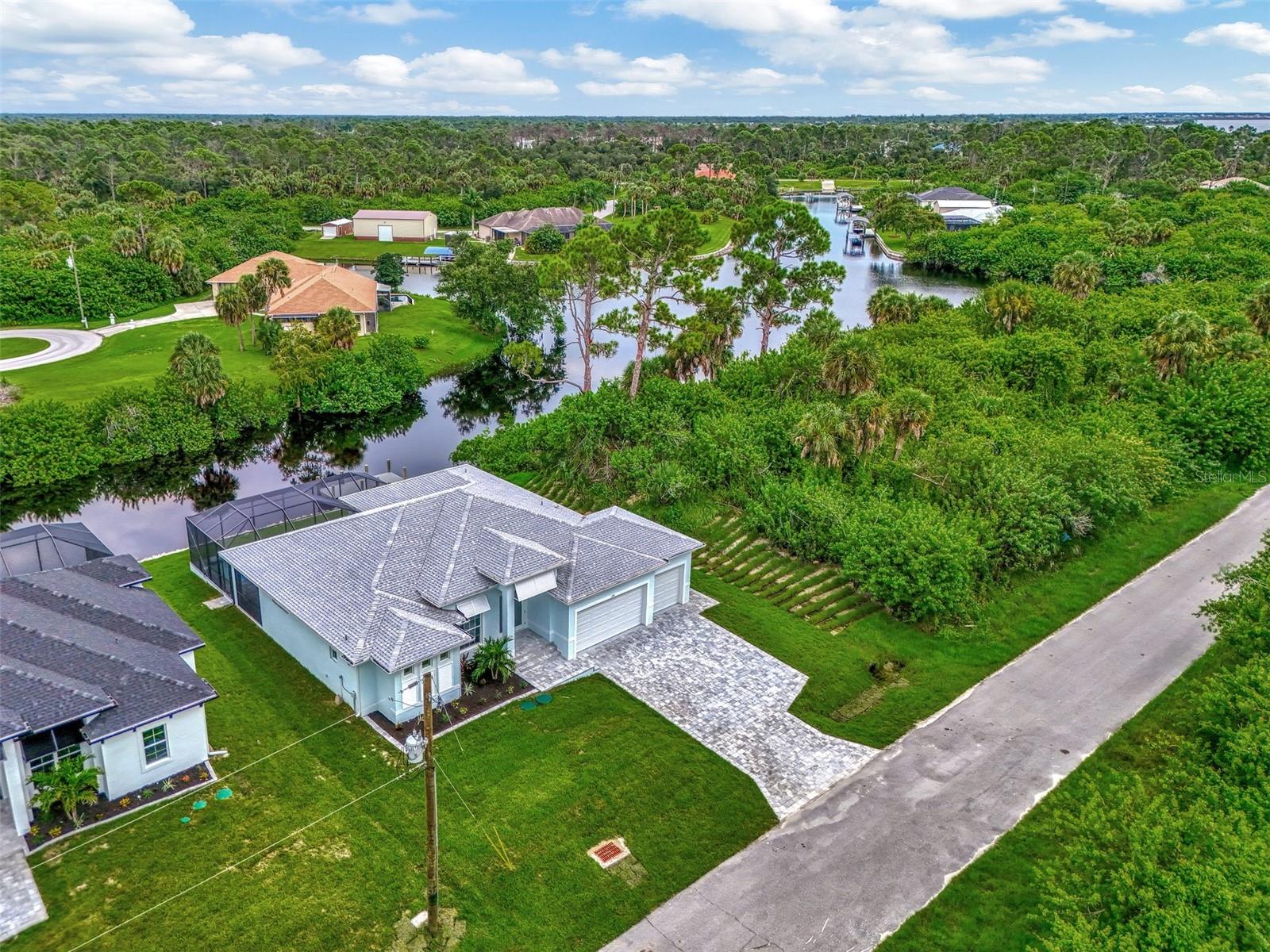 1411 LIGGETT CIR, PORT CHARLOTTE, FL, 33953