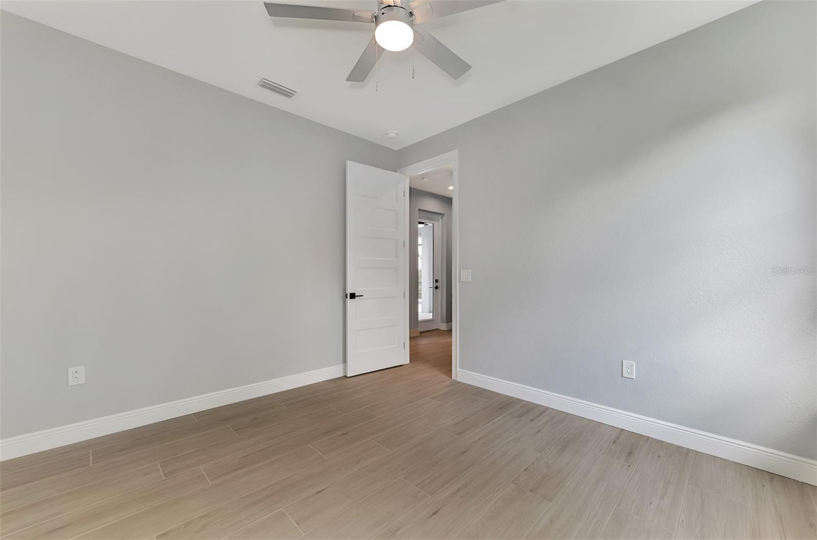 1411 LIGGETT CIR, PORT CHARLOTTE, FL, 33953