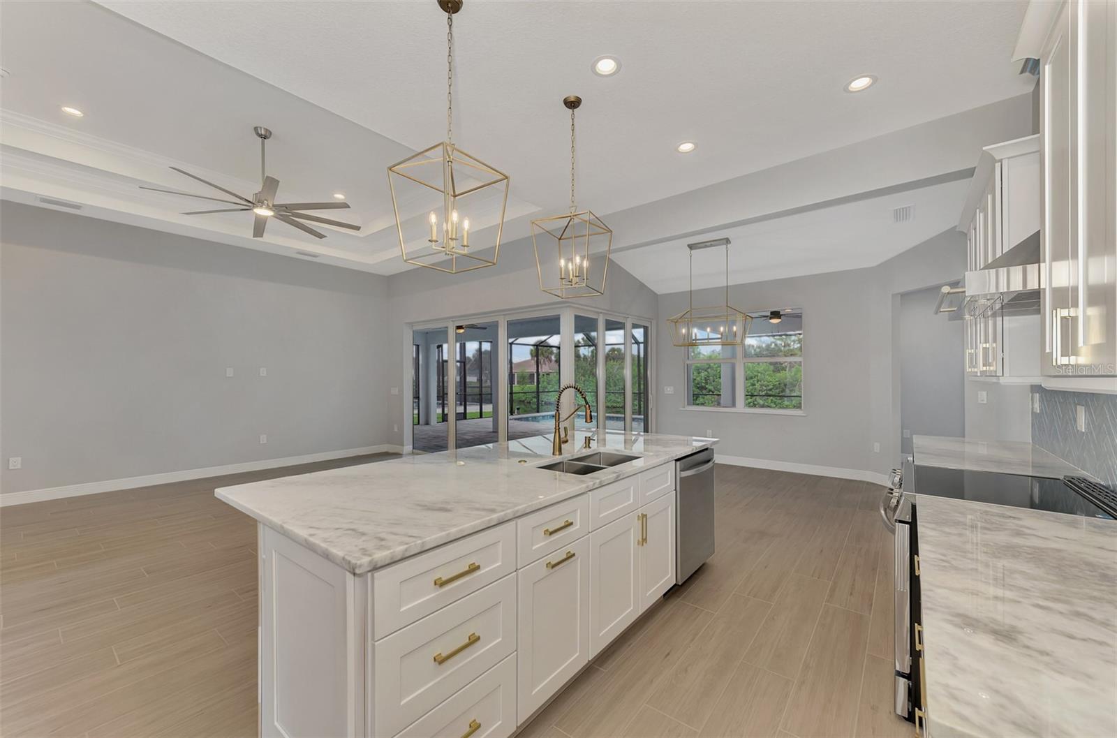 1411 LIGGETT CIR, PORT CHARLOTTE, FL, 33953