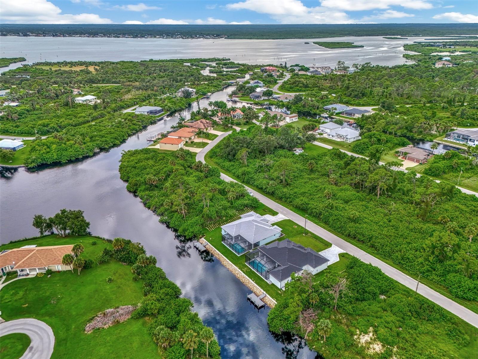 1411 LIGGETT CIR, PORT CHARLOTTE, FL, 33953