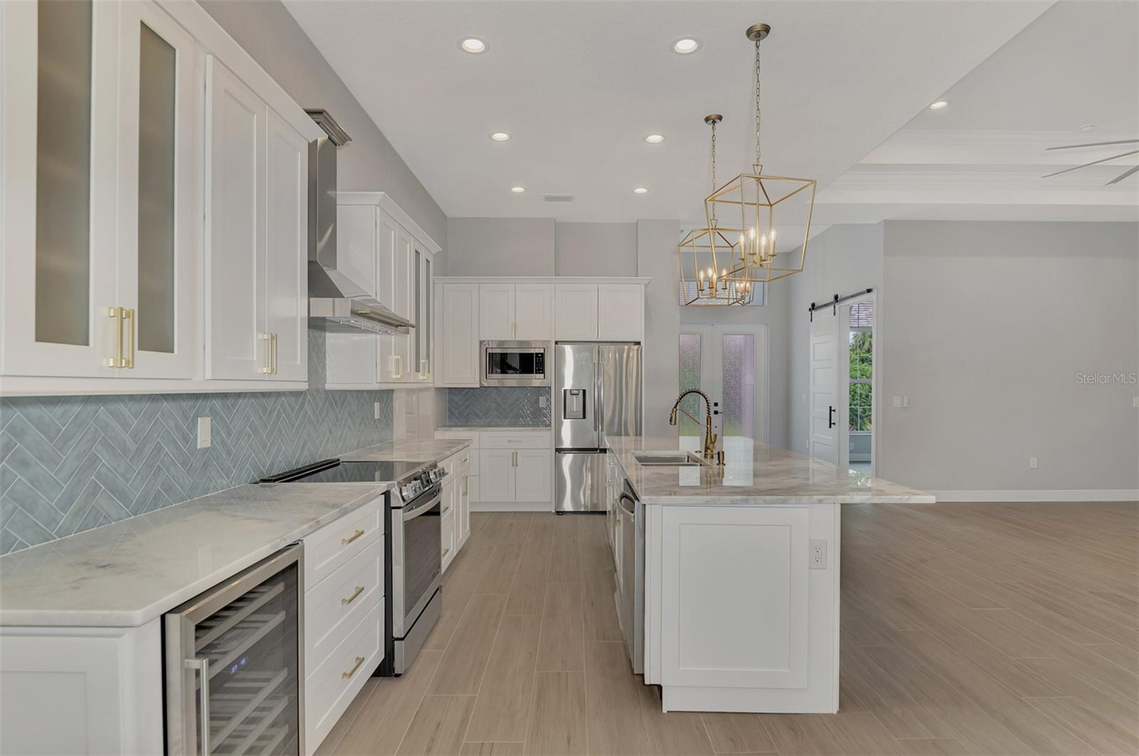 1411 LIGGETT CIR, PORT CHARLOTTE, FL, 33953