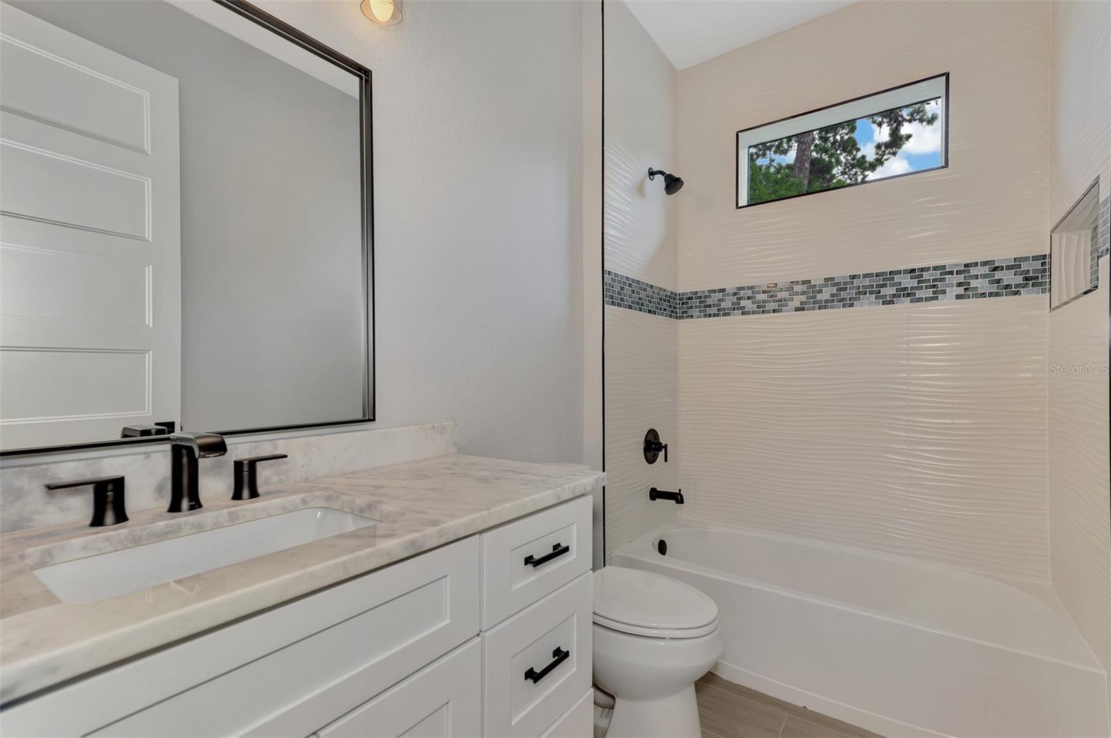 1411 LIGGETT CIR, PORT CHARLOTTE, FL, 33953