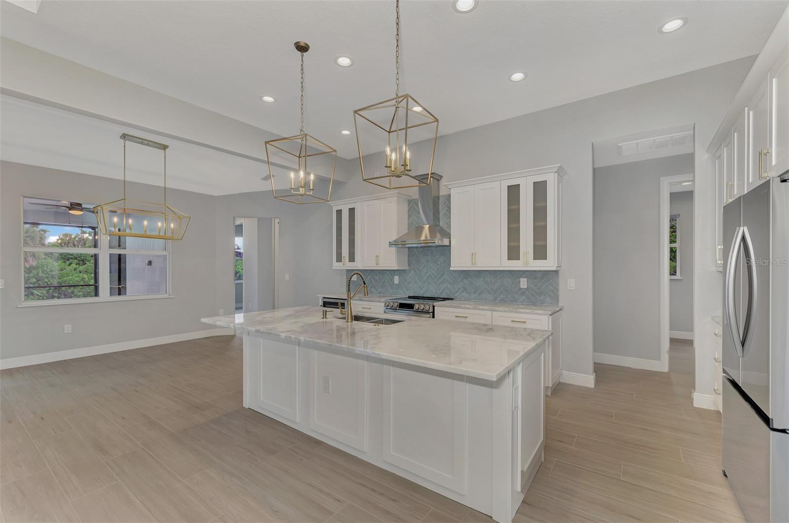 1411 LIGGETT CIR, PORT CHARLOTTE, FL, 33953