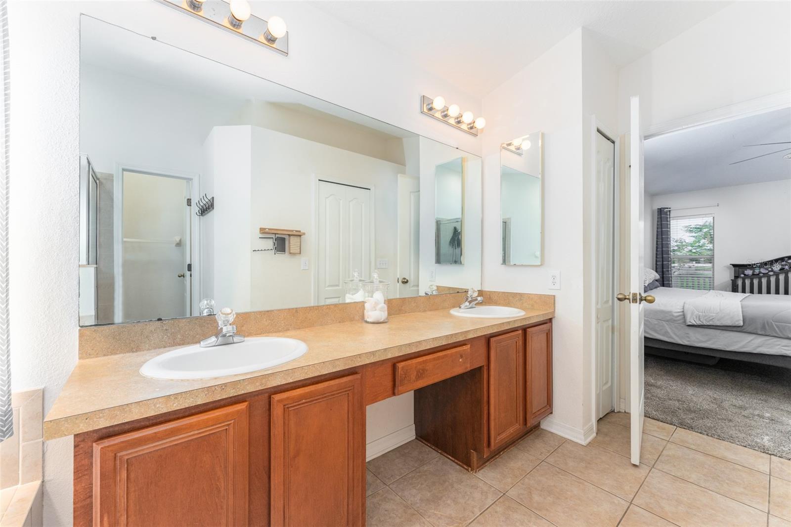 1810 RAVEN GLEN DR, RUSKIN, FL, 33570