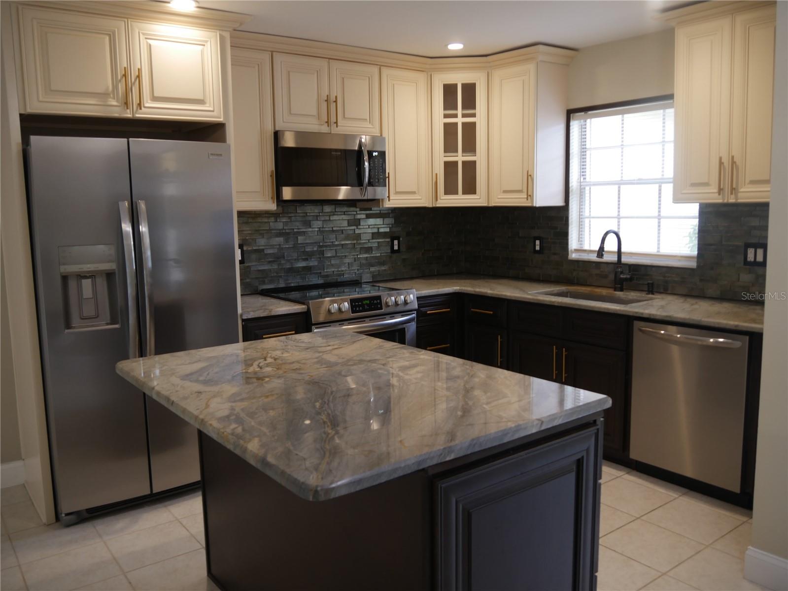 2411 ASPINWALL ST #2411, SARASOTA, FL, 34237