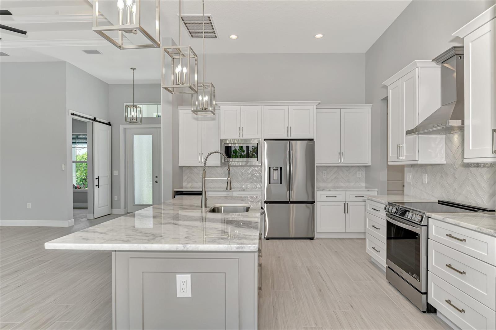 1419 LIGGETT CIR, PORT CHARLOTTE, FL, 33953