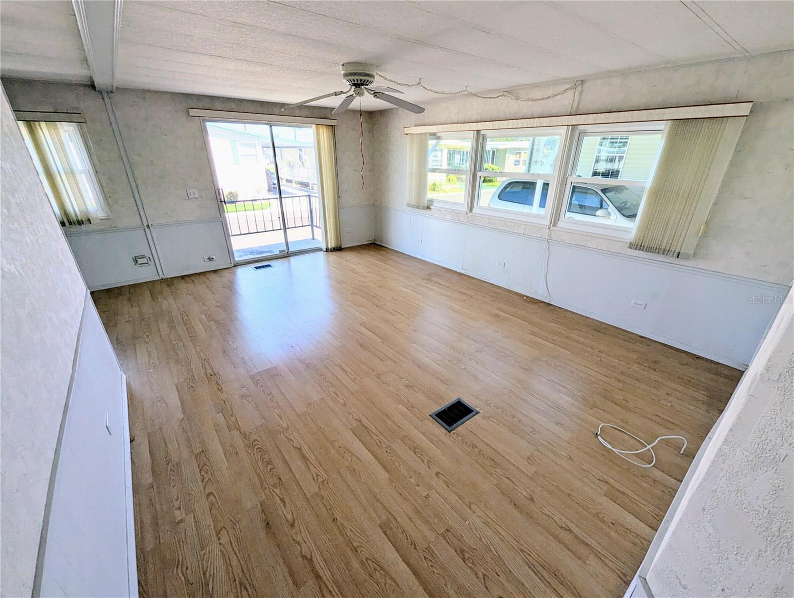 34614 PINE DR N, PINELLAS PARK, FL, 33781