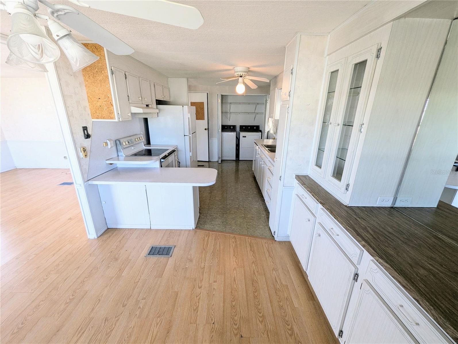 34614 PINE DR N, PINELLAS PARK, FL, 33781