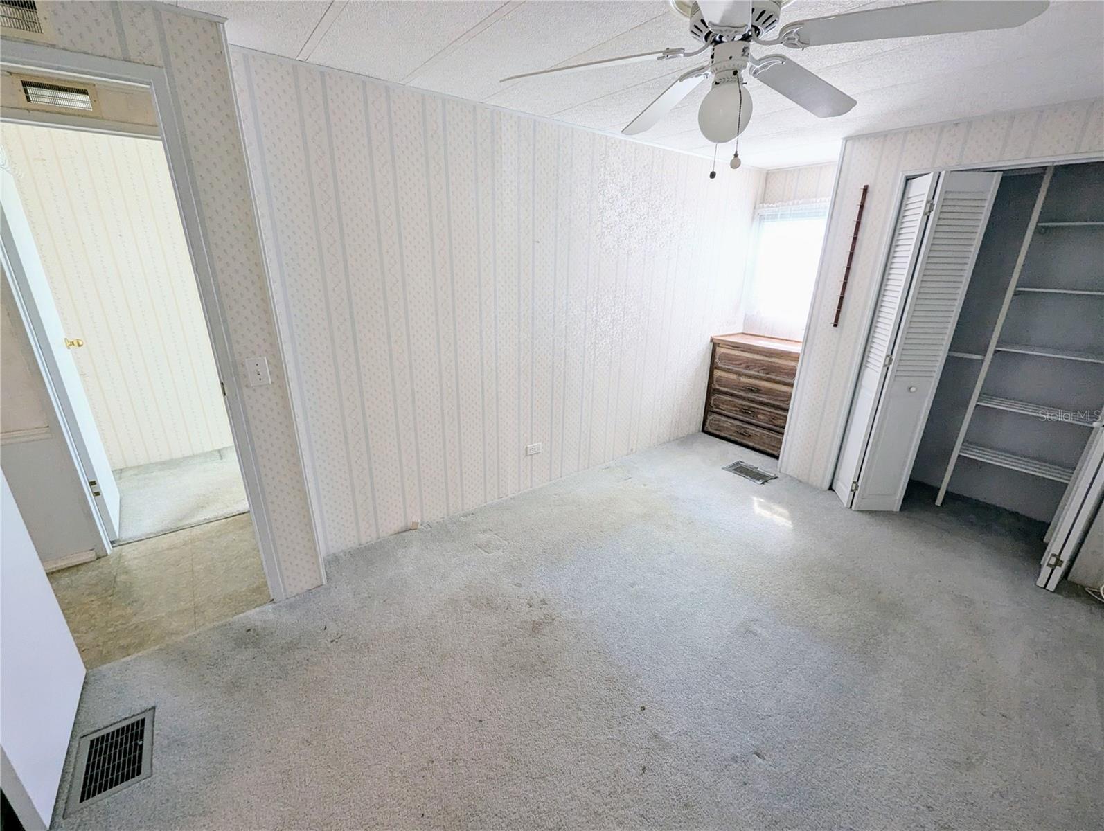 34614 PINE DR N, PINELLAS PARK, FL, 33781