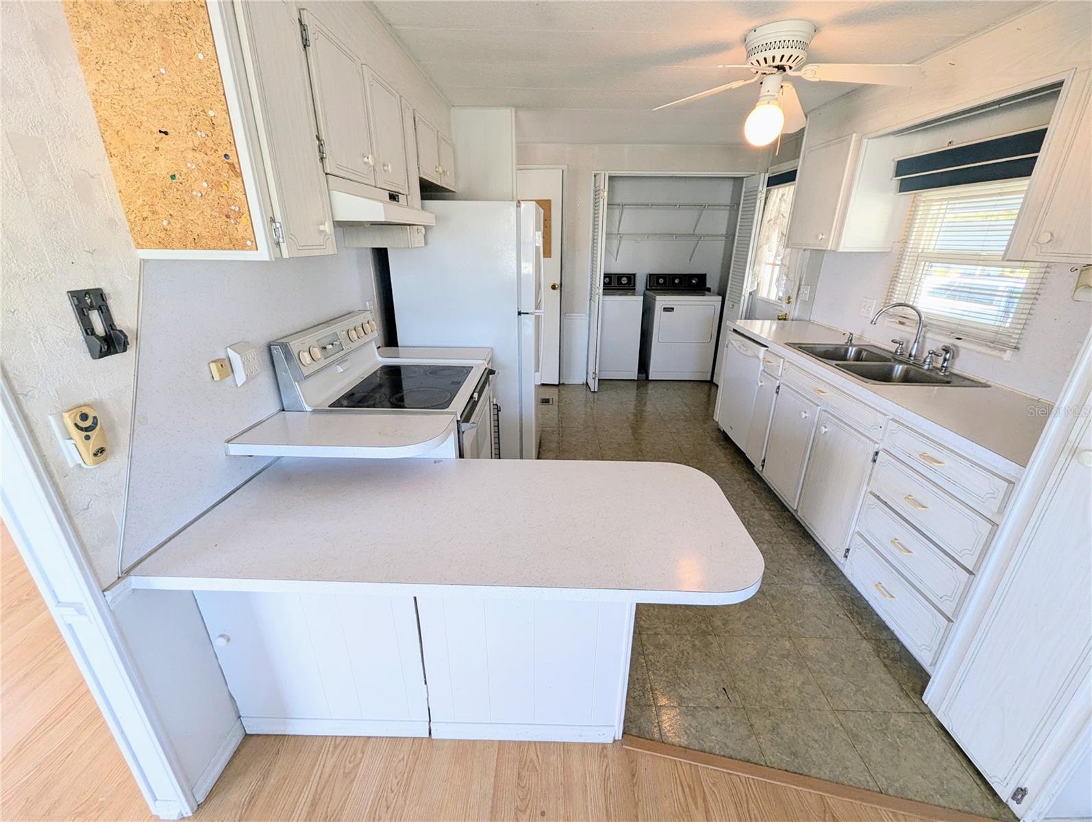 34614 PINE DR N, PINELLAS PARK, FL, 33781
