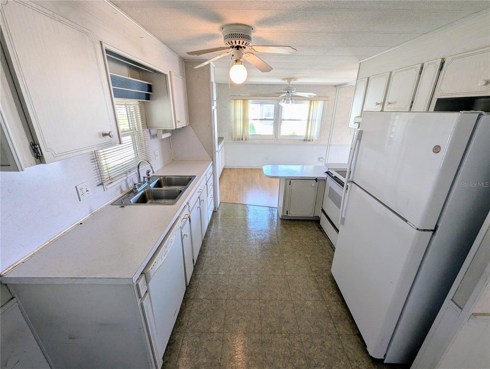 34614 PINE DR N, PINELLAS PARK, FL, 33781
