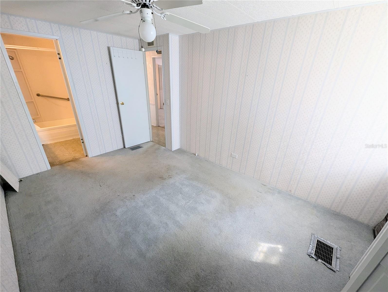 34614 PINE DR N, PINELLAS PARK, FL, 33781