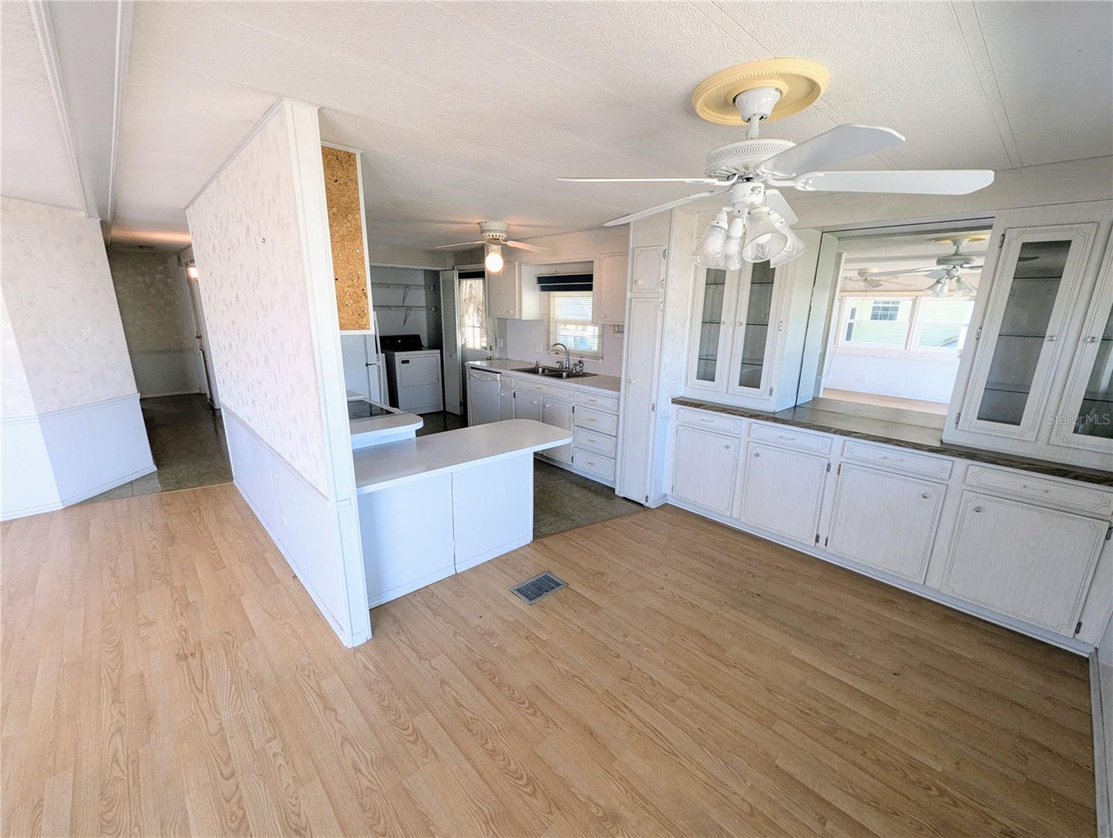 34614 PINE DR N, PINELLAS PARK, FL, 33781