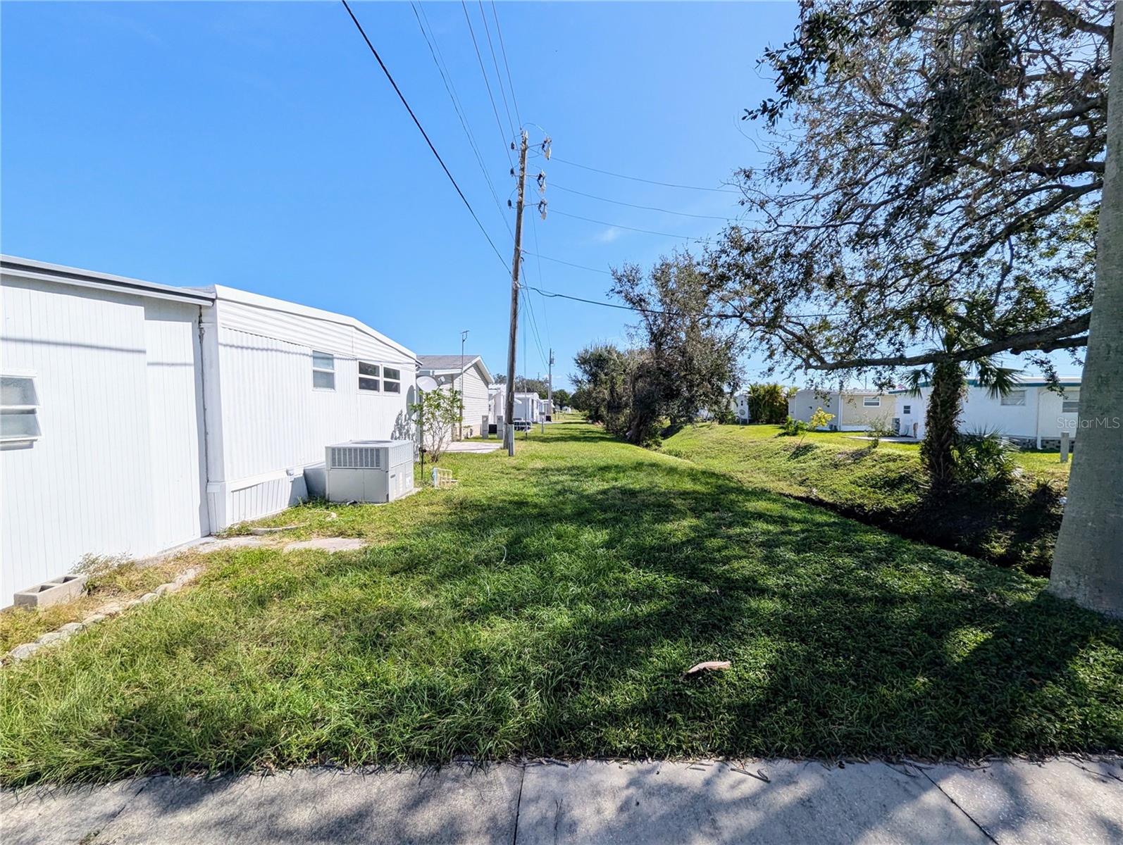 34614 PINE DR N, PINELLAS PARK, FL, 33781