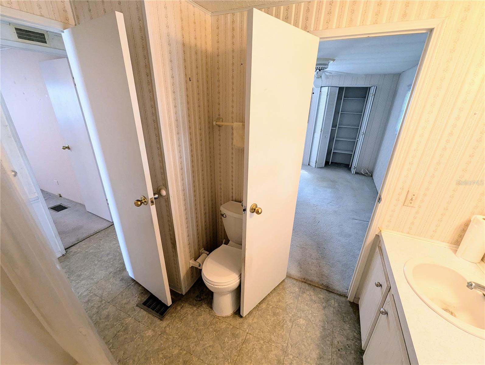 34614 PINE DR N, PINELLAS PARK, FL, 33781